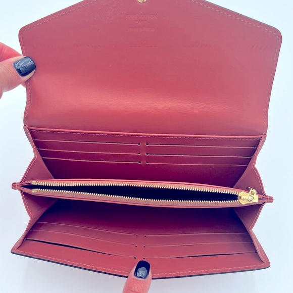 Louis Vuitton Vernis Sarah Wallet - Picture 5 of 5